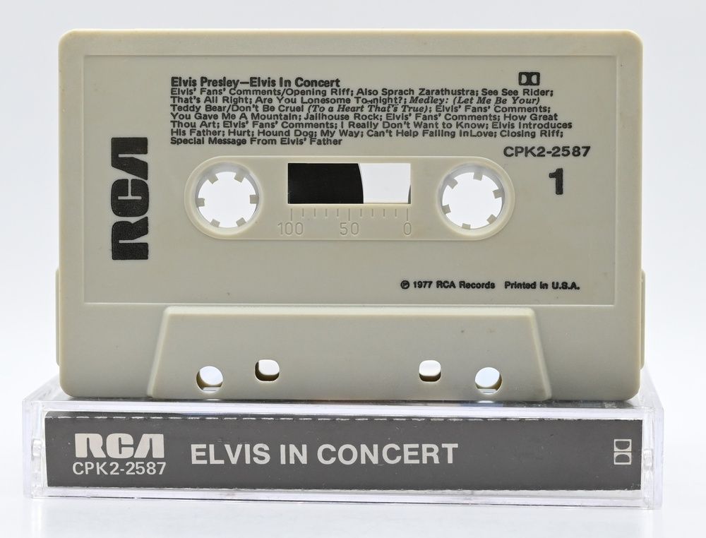 Elvis Presley &ndash; Elvis In Concert EP2-114 фото