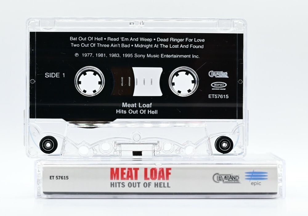 Meat Loaf &lrm;&ndash; Hits Out Of Hell T113_2123 фото
