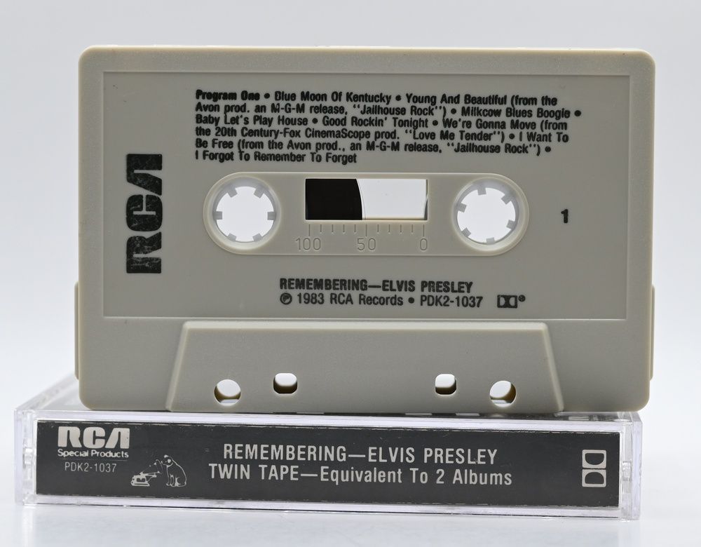 Elvis Presley &ndash; Remembering - Elvis Presley ep-063 фото