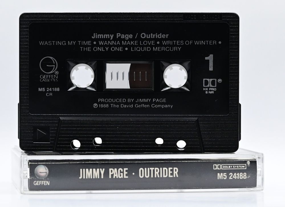 Jimmy Page &lrm;&ndash; Outrider T113_1787 фото